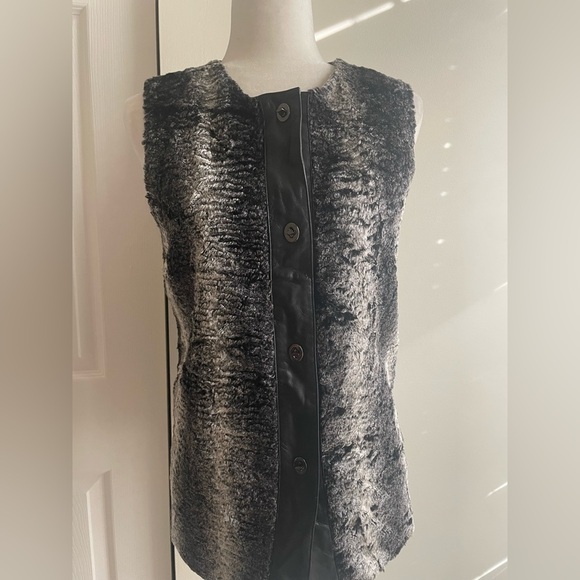 Ellen Tracy Faux Fur Vest - Picture 2 of 2